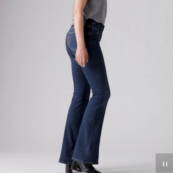 Levi's 726 High Rise Flare Women's Jeans, size 31 (12) - Picture 2 of 7